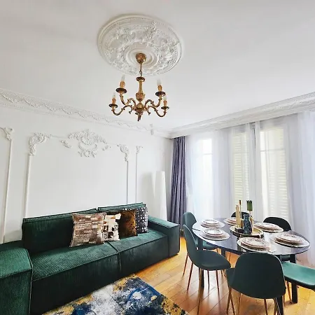 Grand Appt For 7p Center Appartamento